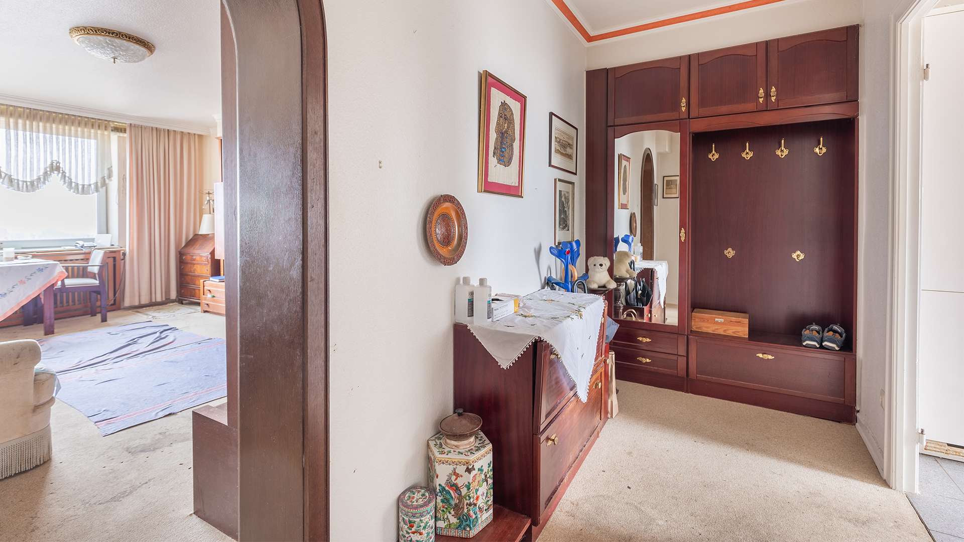 Sanierungsbedürftige Wohnung mit traumhaftem Ausblick in Hamburg-Wandsbek!, Hamburg – Bild 2