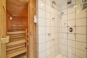 Exquisite Villa mit Schwimmbad in Traumlage von Reutlingen – Reutlingen (Kreis) – Vorschaubild 44
