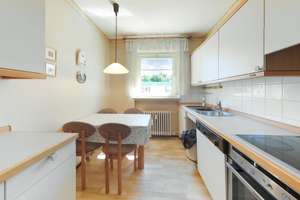 Charmante 3 Zi. -Wohnung mit Loggia und Garage in ruhiger Lage – Die vollständige Adresse der Immobilie erhältst du vom Anbieter., 90449 Röthenbach West, Nürnberg – Vorschaubild 7
