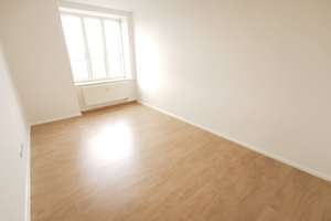 frisch saniert:  1-Raum-Wohnung mit Einbauküche, Tageslichtbad und Badewanne im Musikerviertel – Haydnstr. 2, 9119 Kappel, Chemnitz – Vorschaubild 1