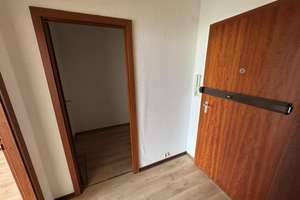 Helle 1,5-Zimmer-Wohnung mit verglaster Loggia, Aufzug und Keller in Köln-Porz – Bochumer Straße 10, 51145 Eil, Köln – Vorschaubild 8
