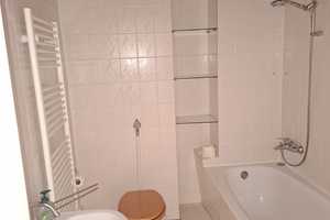 Schöne und vollständig renovierte 2-Raum-Wohnung mit Balkon in Essen – Kleine Lenbachstraße 7, 45147 Essen – Vorschaubild 12