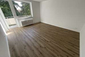 Frisch renovierte 3 Zimmer-Wohnung mit Balkon und modenisiertem Tageslichtbad mit Wanne – Eutiner Str. 20, 23554 Sankt Lorenz Nord, Lübeck – Vorschaubild 3