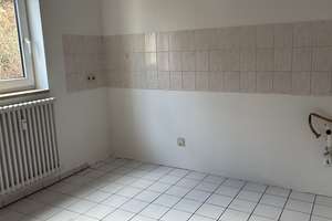 Schöne DG-Wohnung und zu Fuß in die Innenstadt bummeln! – Bergstr. 40a, 79539 Lörrach – Vorschaubild 2