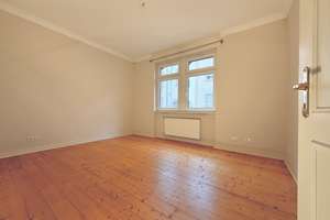Stilvoll sanierte 3-Zimmer-Altbauwohnung mit privatem Innenhof in ruhiger Wohnlage in Frankfurt-Nied – 65934 Nied, Frankfurt am Main – Vorschaubild 5