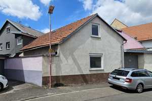Geräumiges Dreifamilienhaus mit Nebengebäude im Ortskern – Karlsruhe (Kreis) – Vorschaubild 3