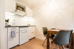 Möbliertes City-Apartment /  modernisiert / bezugsfertig / Düsseldorf-Zentrum – 40211 Stadtmitte, Düsseldorf – Vorschaubild 5
