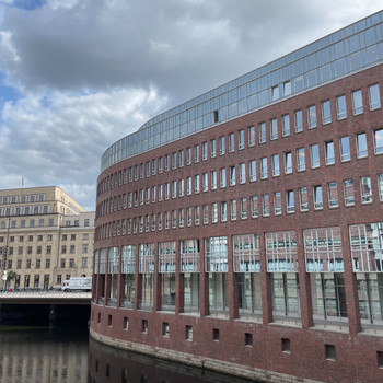 Say hello to: Moderne Bürofläche im Fleethof