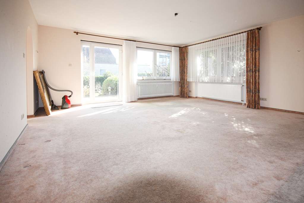 Immobilie in Lilienthal - Lilienthal - Großes Einfamilienhaus mit viel Potenzial - Bild 4