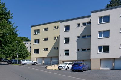 Moderne Wohnung mit Balkon