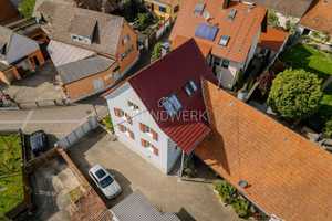 Teilsaniertes Zweifamilienhaus mit großem Garten & Wirtschaftsgebäude im Angebotsverfahren – Emmendingen (Kreis) – Vorschaubild 5