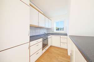 Charmante Dachgeschoss-Maisonettewohnung mit traumhaftem Westbalkon in ruhiger Lage! – Die vollständige Adresse der Immobilie erhältst du vom Anbieter., 81827 Waldtrudering, München – Vorschaubild 6