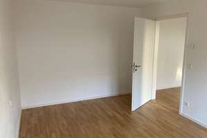 KERNSTADT * MODERNE 3,5-ZI. WHG * inkl. EBK, SÜD-BALKON,  BADEWANNE, TIEFGARAGE, AUFZUG uvm. – Grillparzerweg 17, 74074 Heilbronn, Heilbronn – Vorschaubild 5