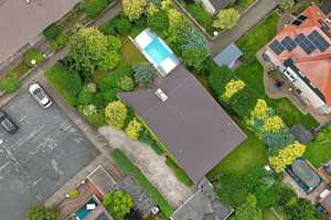 Stilvoller Bungalow in Hohenhameln: Ruhige Lage, Keller, Doppelgarage, zwei Kamine und Außenpool!  – Peine (Kreis) – Vorschaubild 3