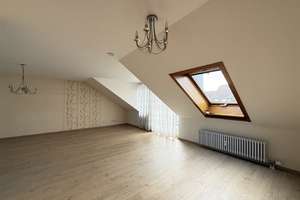 Großzügige 3,5-Zimmer Dachgeschosswohnung mit Sauna und Garage – Die vollständige Adresse der Immobilie erhältst du vom Anbieter., 74081 Horkheim, Heilbronn – Vorschaubild 3
