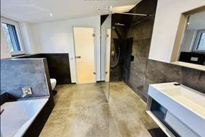 Exklusive Penthousewohnung mit großzügiger Sonnenterrasse und Bergblick in Kolbermoor – Die vollständige Adresse der Immobilie erhältst du vom Anbieter., 83059 Kolbermoor – Vorschaubild 14