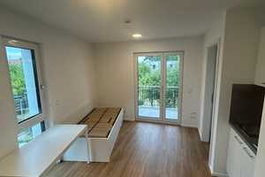 Geschmackvolle 1-Zimmer-Wohnung mit gehobener Innenausstattung mit EBK in Erlangen – Steinheilstraße 19, 91058 Erlangen – Vorschaubild 1