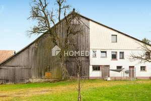 Gepflegtes Bauernhaus mit Charme & Potenzial: 2200 m² Grundstück, Scheune & Wohnmöglichkeiten – Die vollständige Adresse der Immobilie erhältst du vom Anbieter., 79879 Wutach – Vorschaubild 4