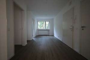 Modernisierte 4-Zimmer-Wohnung + Esszimmer, Westbalkon & neue Einbauküche in Poppenbüttel – 22395 Poppenbüttel, Hamburg – Vorschaubild 4