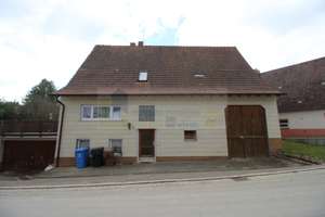 Provisionsfrei!  Freistehendes Wohn-und Wirtschaftsgebäude mit Stall und Garage in
72355 Schömberg-