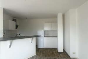 WBS mit besonderem Wohnbedarf erforderlich * 2-Zimmer *Dachgeschoss*Einbauküche*Balkon* in Britz – Andreasberger Str. 4, 12347 Britz, Berlin – Vorschaubild 2