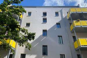 Hochwertige Wohnung mit Balkon, Wanne, Dusche, Fußbodenheizung & Einbauküche! Stellplatz möglich!