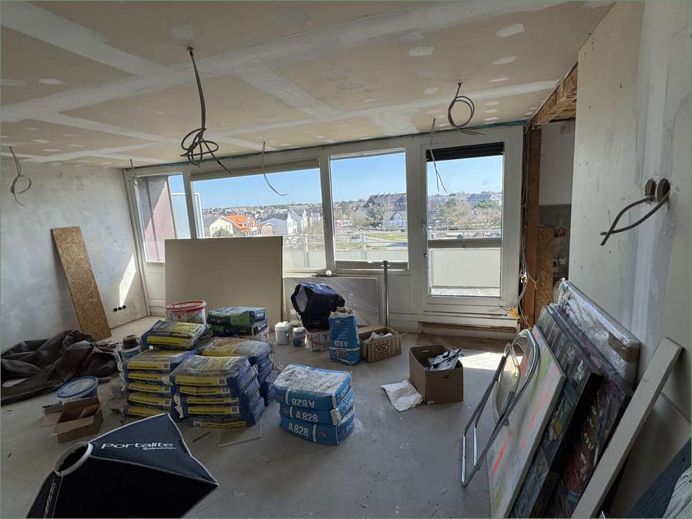 Strandnahe Staffelgeschosswohnung in teilsaniertem Zustand, Nordfriesland Kreis – Bild 2