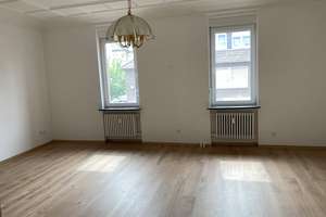 3 Zimmer Kueche Bad / Balkon  Flur / Keller ( Garage möglich) – Poststraße 45, 66333 Völklingen – Vorschaubild 1