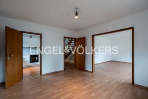 Freistehendes Einfamilienhaus - bezugsfrei – Die vollständige Adresse der Immobilie erhältst du vom Anbieter., 70439 Stammheim-Süd, Stuttgart – Vorschaubild 3
