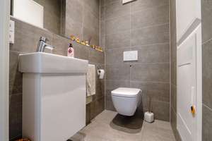 Luxuriöse Penthouse-Wohnung mit Top Ausstattung, Dachterrasse, 2 x TG mit Wallbox & Einbauküche – Die vollständige Adresse der Immobilie erhältst du vom Anbieter., 74080 Böckingen, Heilbronn – Vorschaubild 10