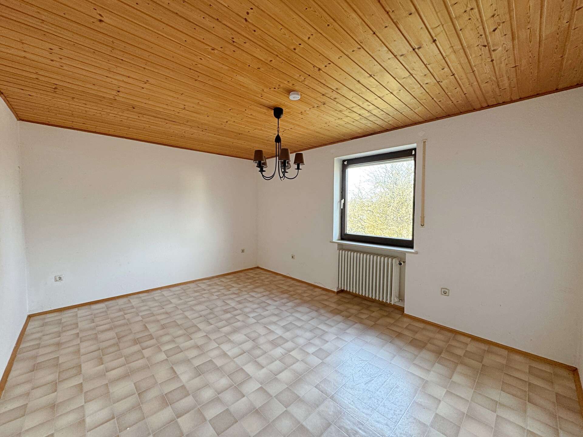 Immobilie in Emmerting - Riesiges Dreifamilienhaus - Perfekt für die ganze Familie, oder als Kapitalanlage - Bild 14