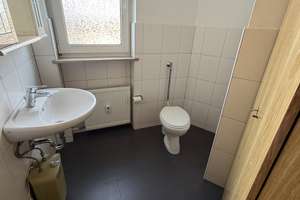 3-Zimmer-Wohnung (92 m²) mit Aufzug, Balkon & EBK, Gebäude 2025 Sanierung - sofort bezugfrei – Dompfaffstraße 148, 91056 Steinforst, Erlangen – Vorschaubild 2