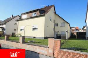 Familienfreundliches 2-Familienhaus mit viel Platz in Wölfersheim-Södel!

 – Die vollständige Adresse der Immobilie erhältst du vom Anbieter., 61200 Wölfersheim – Vorschaubild 1