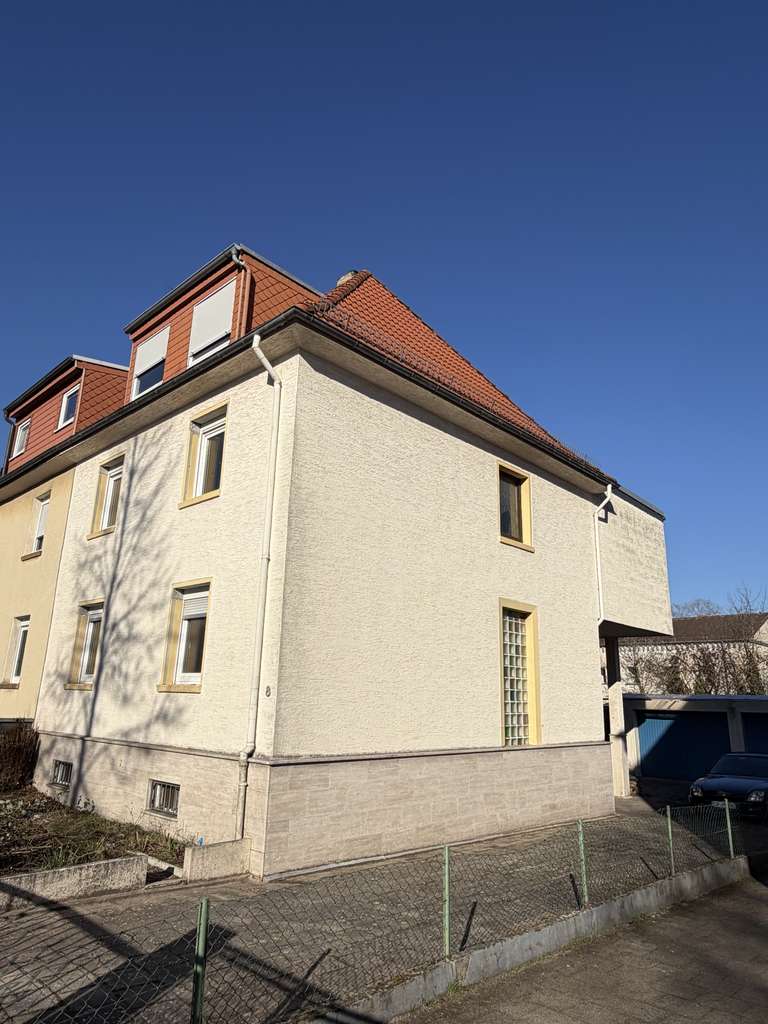 Immobilie in Offenbach am Main - +OF-Tempelsee+ DHH renovierungsbed.:2 Wohngn.220 qm Wfl.,690 qm Grundst.,Gartenhaus m.Bar,Doppelgar. - Bild 0