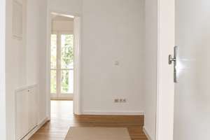  Über den Dächern von Fasangarten:  Stylische DG-Wohnung mit 3-Zimmern XL-Deckenhöhe und Südterrasse – Die vollständige Adresse der Immobilie erhältst du vom Anbieter., 81549 Südgiesing, München – Vorschaubild 4
