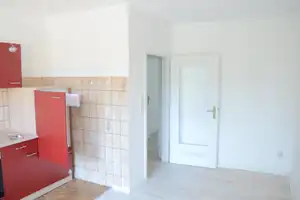 Top 2 Zimmerwohnung mit Balkon – Köln – Vorschaubild 2