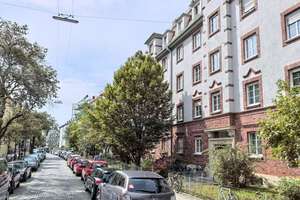 Top-Lage! Denkmalschutz Erstbezug nach Sanierung:  3.5-Zi-Wohnung mit Balkon in München-Laim – Ludwig-Richter-Straße 20, 80687 Friedenheim, München – Vorschaubild 1