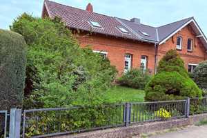 Schmuckstück im Dornröschenschlaf – sanierungsbedürftiges Reihenendhaus mit viel Charme – Herzogtum Lauenburg (Kreis) – Vorschaubild 2