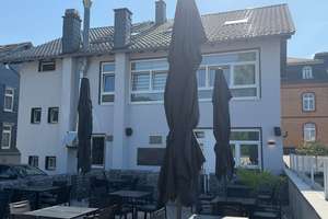 Zentral gelegenes Wohn- und Geschäftshaus mit Gastronomie, 2 Wohnungen und 7 Stellplätzen – Die vollständige Adresse der Immobilie erhältst du vom Anbieter., 35781 Weilburg – Vorschaubild 10