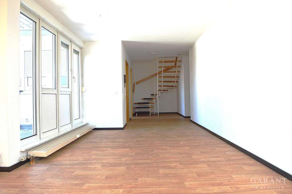 Immobilie in Eislingen/Fils - Stilvoll Wohnen oder clever investieren! 3 Zimmer-Maisonette-Wohnung mit zwei Balkonen und TG-Platz! - Bild 0