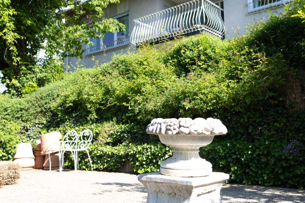 Aussergewöhnliches Einfamilienhaus mit Einliegerwohnung in Tübingen