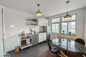 Traumhafte 3-Zimmer-Altbau-Dachgeschosswohnung mit Blick über die Stadt – Landhausstraße 57b, 70190 Kernerviertel, Stuttgart – Vorschaubild 10