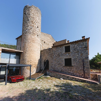 Torre d'Amer, eine Burg aus dem 10. Jahrhundert mit touristischer Lizenz und Steuervorteilen, st