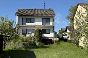 Freistehendes Einfamilienwohnhaus mit Traumgrundstück