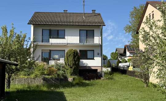 Freistehendes Einfamilienwohnhaus mit Traumgrundstück!