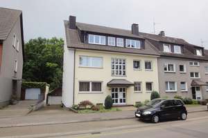 Gepflegtes Mehrfamilienhaus mit großzügiger EG-Wohnung! – Buersche Str. xx, 45964 Gladbeck – Vorschaubild 1