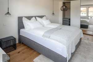 Top sanierte und möblierte 2 Zimmer Wohnung in Schwabing – Leopoldstr. 128, 80802 München – Vorschaubild 10