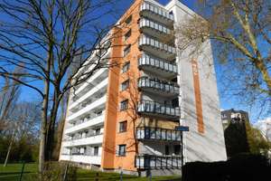 Großzügige 2-ZKDB im 5. OG *renoviert* mit Balkon und Gebäudemodernisierung...