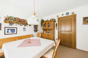 Charmante 4-Zimmer-Wohnung mit Balkon und guter Raumaufteilung – München – Vorschaubild 5