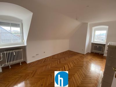 Gemütliche Mansarde in ruhiger Innenstadtlage